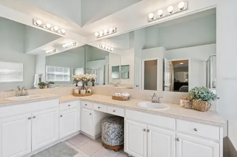 10122 Whisper Pointe Drive Tampa FL 33647