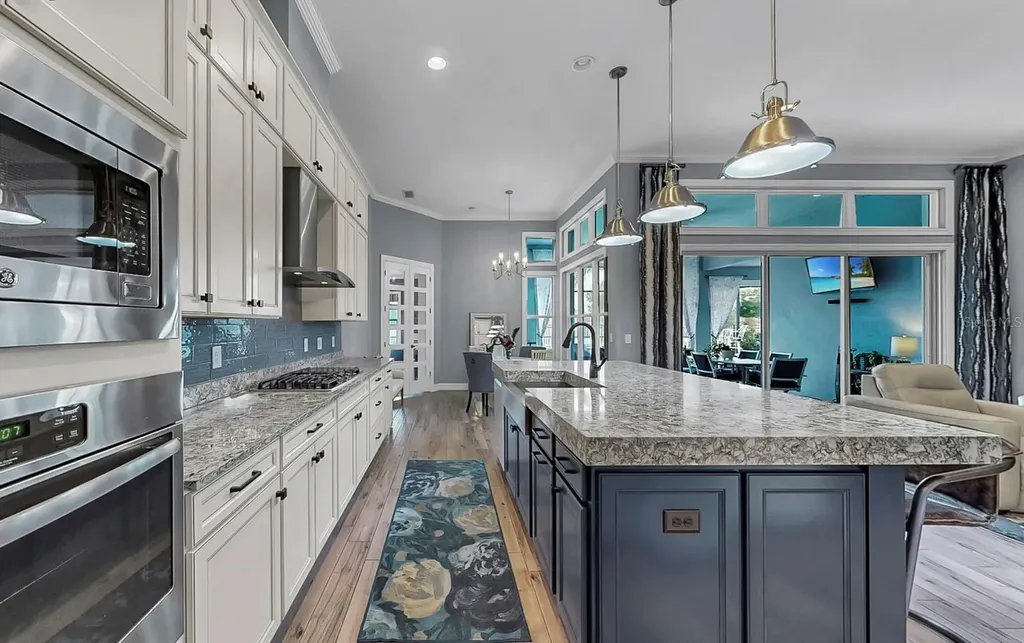 6951 Crestpoint Drive Apollo Beach FL 33572