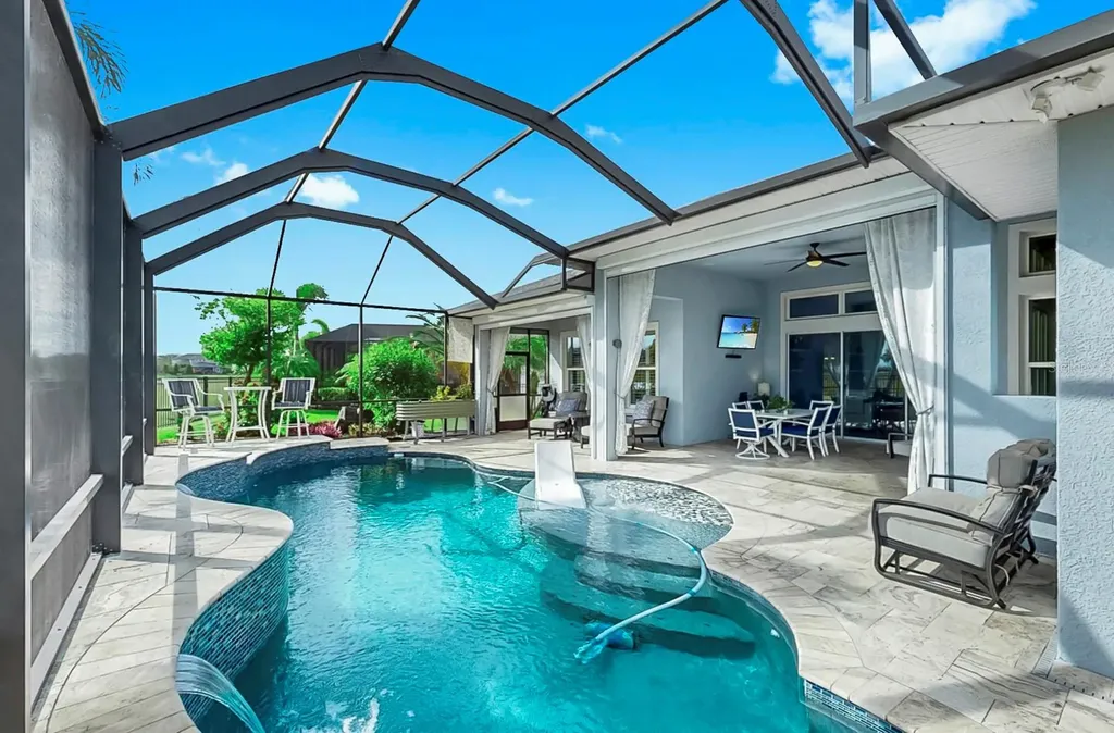 6951 Crestpoint Drive Apollo Beach FL 33572