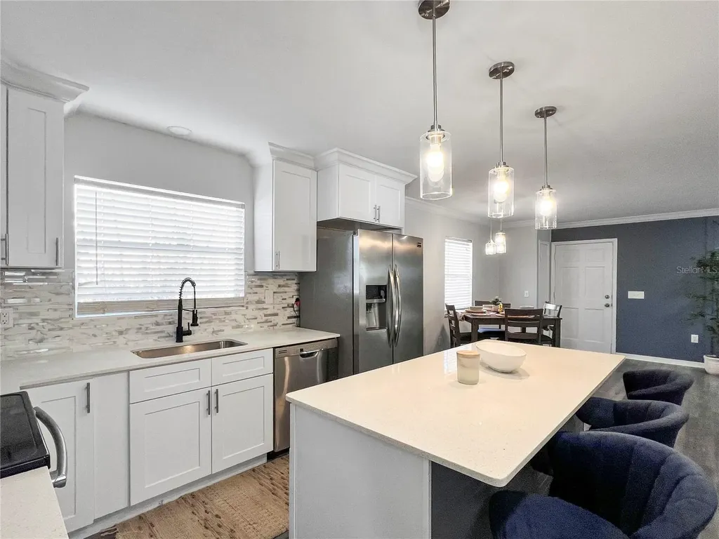 1008 37th Street W Bradenton FL 34205