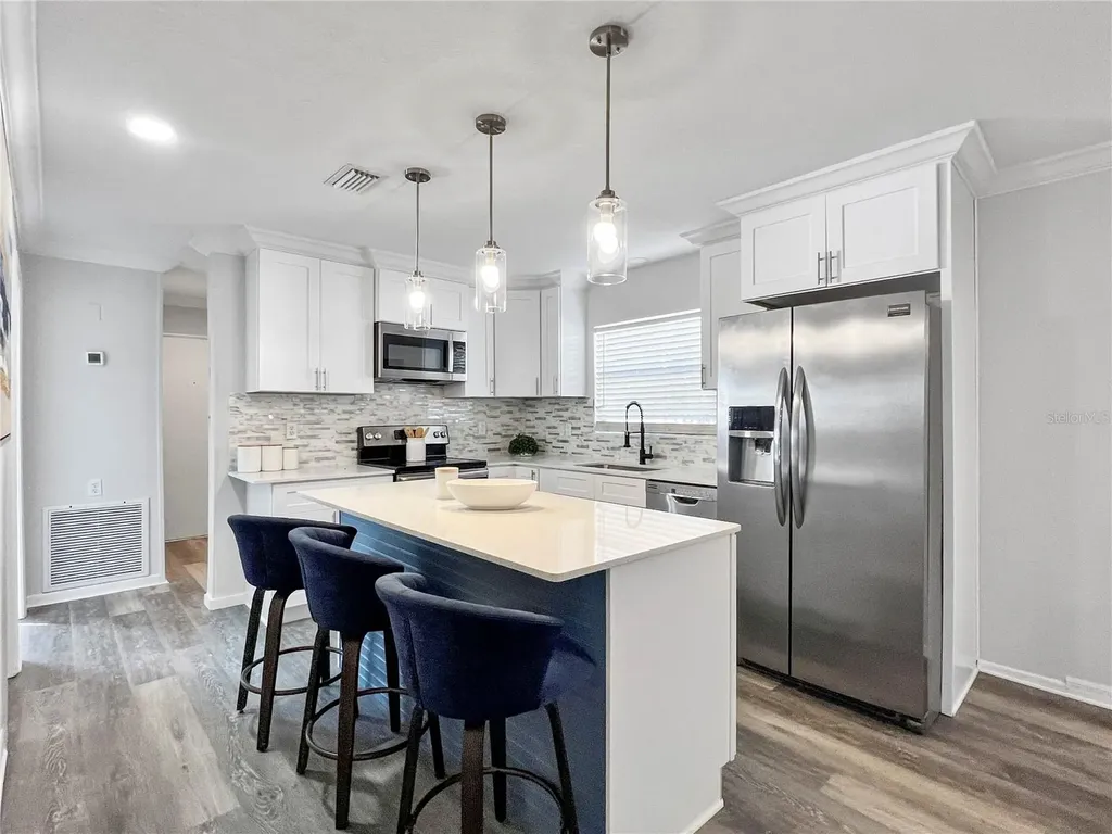 1008 37th Street W Bradenton FL 34205