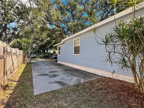 1008 37th Street W Bradenton FL 34205