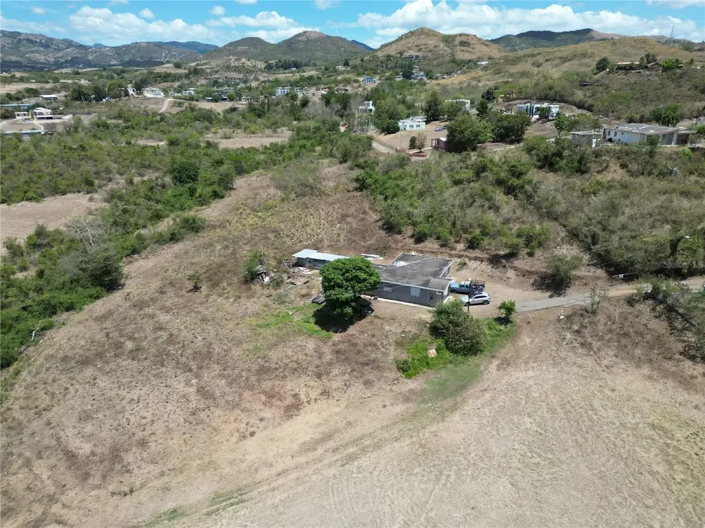 14 Los Llanos Ward Coamo PR 00769