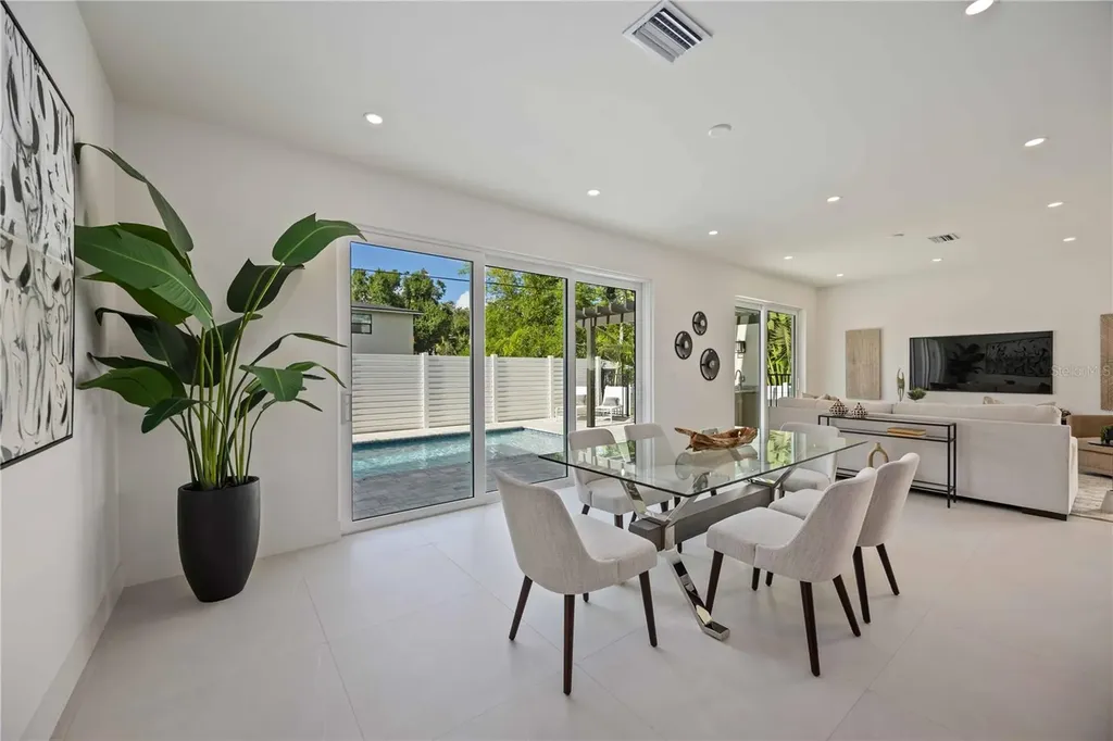 2590 Floyd Street Sarasota FL 34239