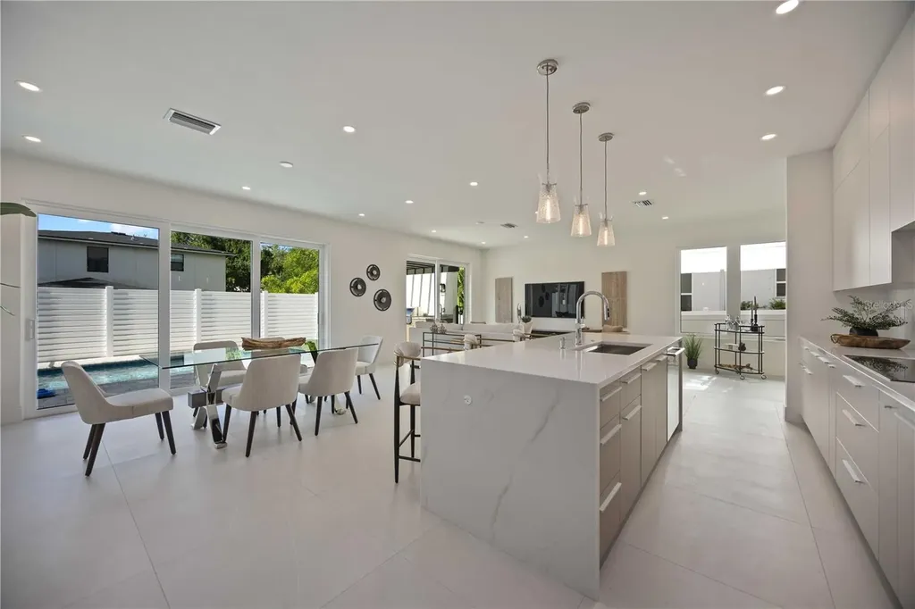 2590 Floyd Street Sarasota FL 34239