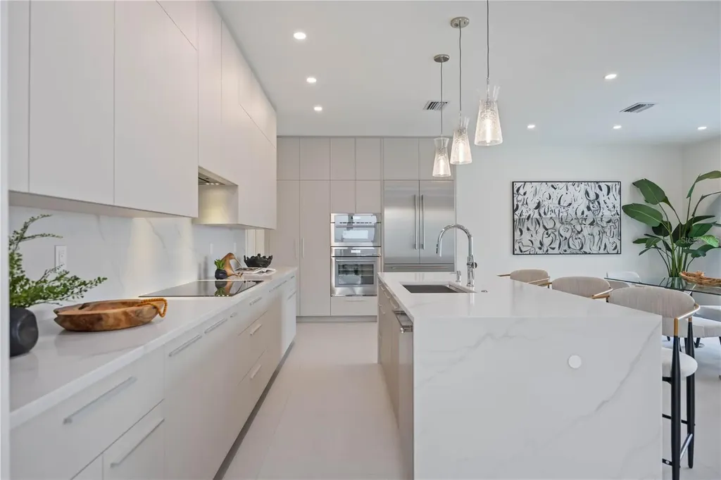 2590 Floyd Street Sarasota FL 34239