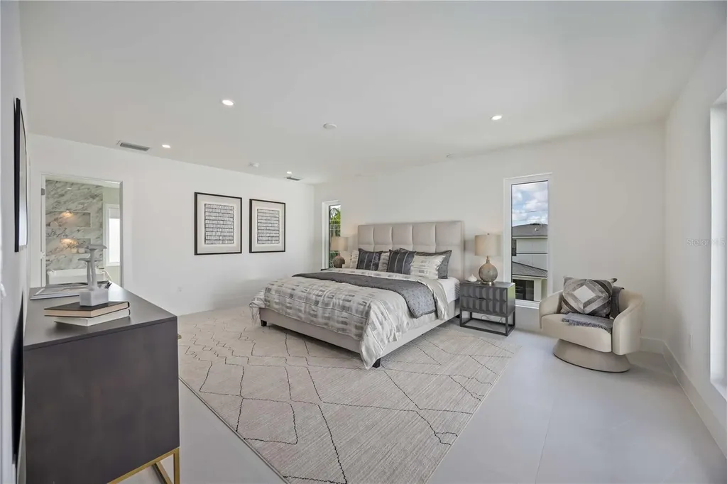2590 Floyd Street Sarasota FL 34239