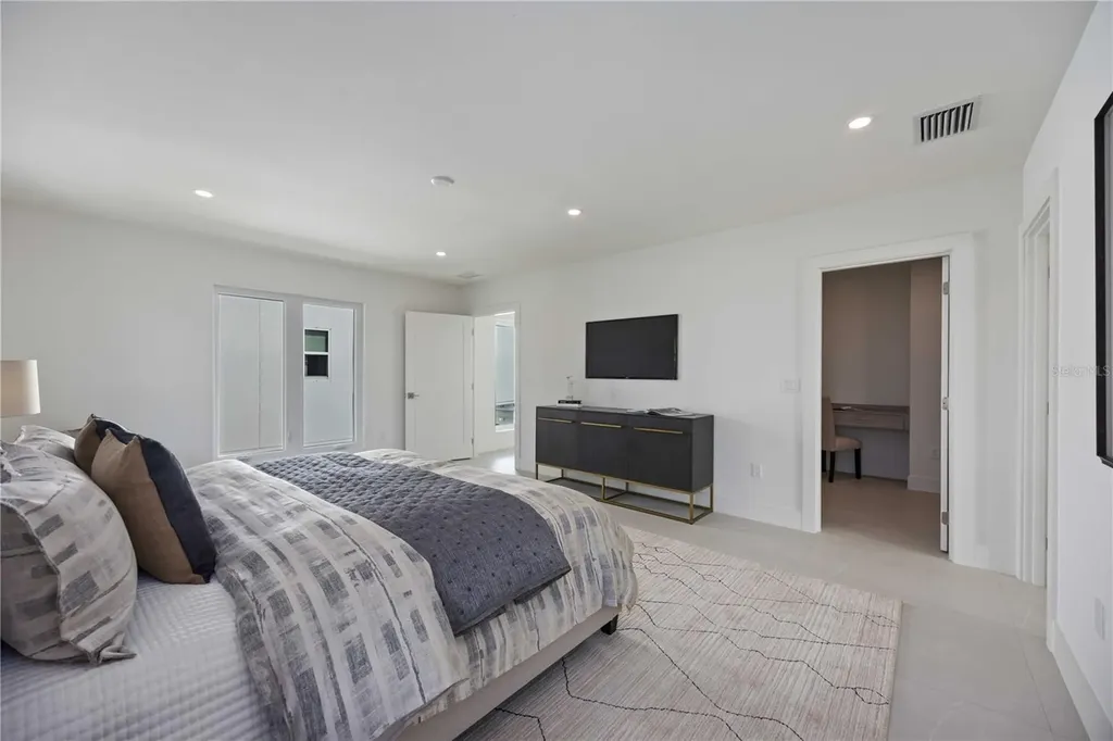 2590 Floyd Street Sarasota FL 34239