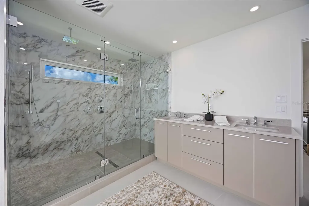 2590 Floyd Street Sarasota FL 34239