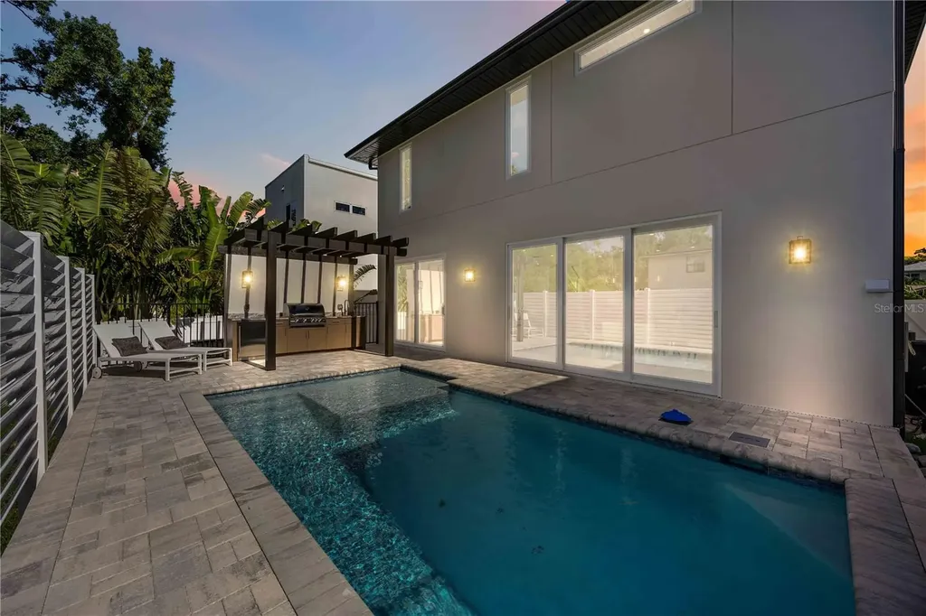 2590 Floyd Street Sarasota FL 34239