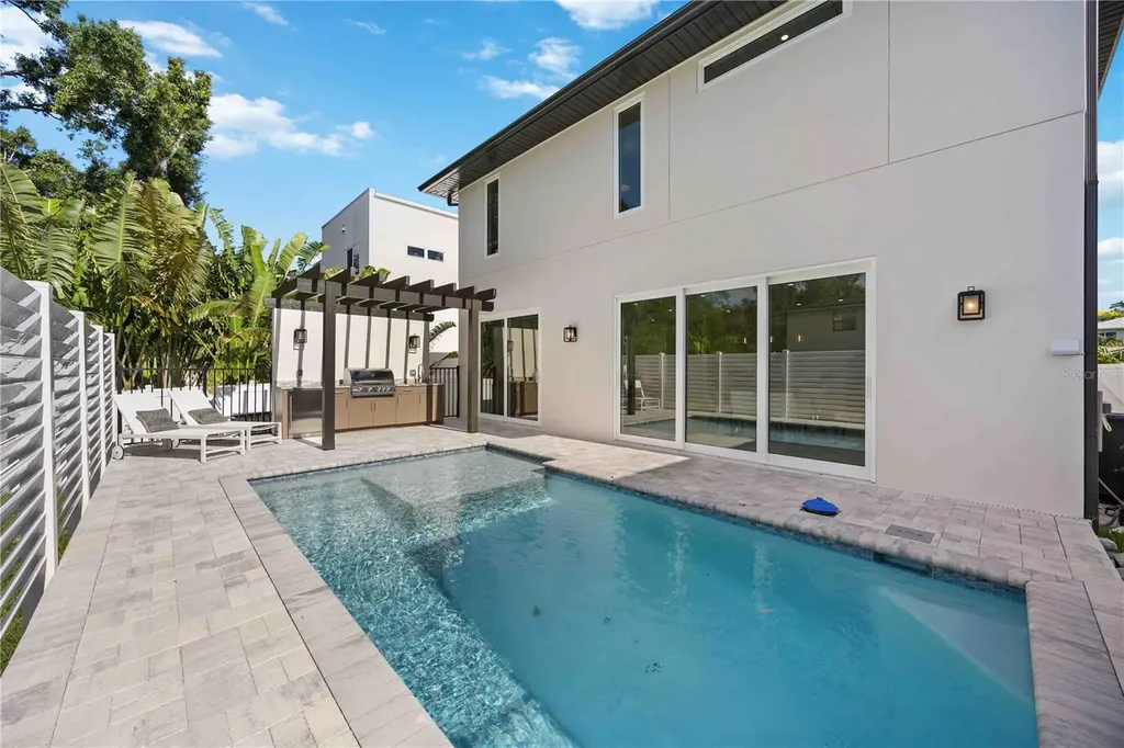2590 Floyd Street Sarasota FL 34239
