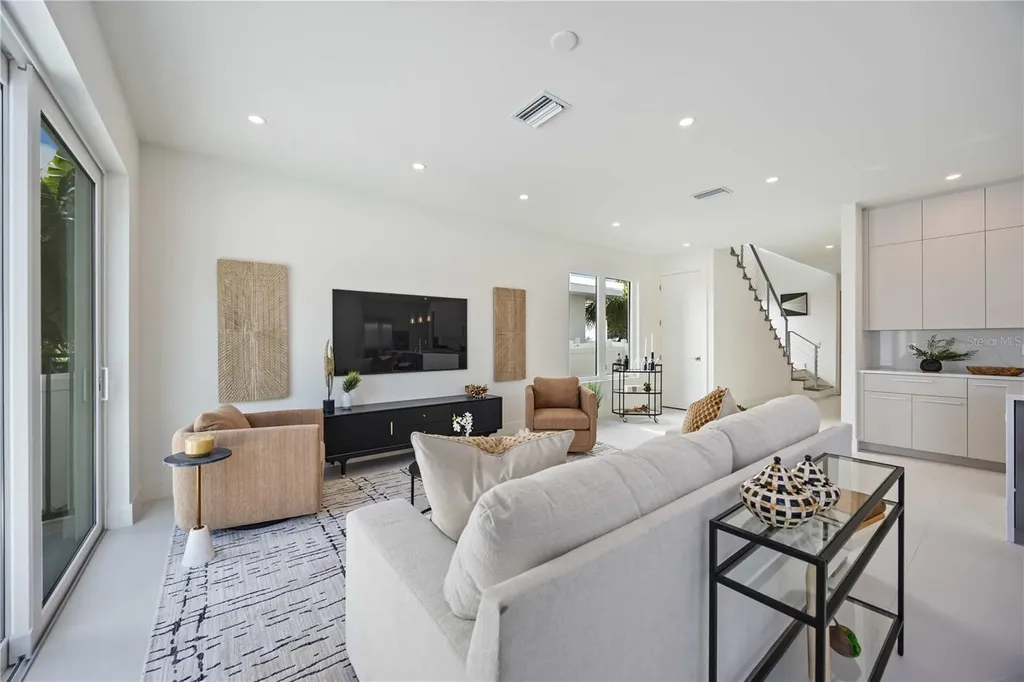 2590 Floyd Street Sarasota FL 34239