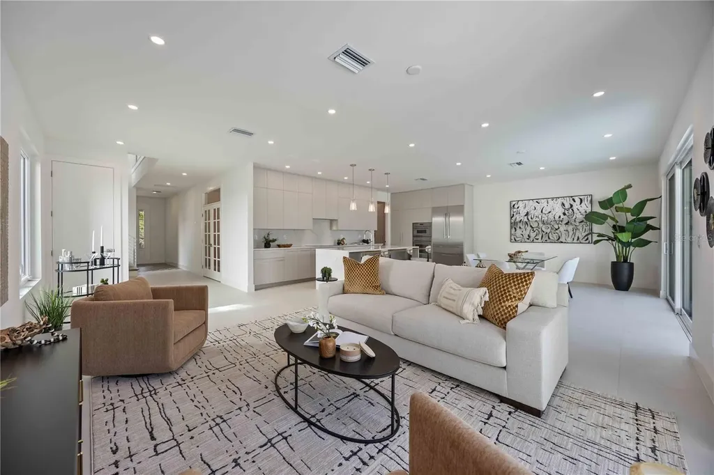 2590 Floyd Street Sarasota FL 34239