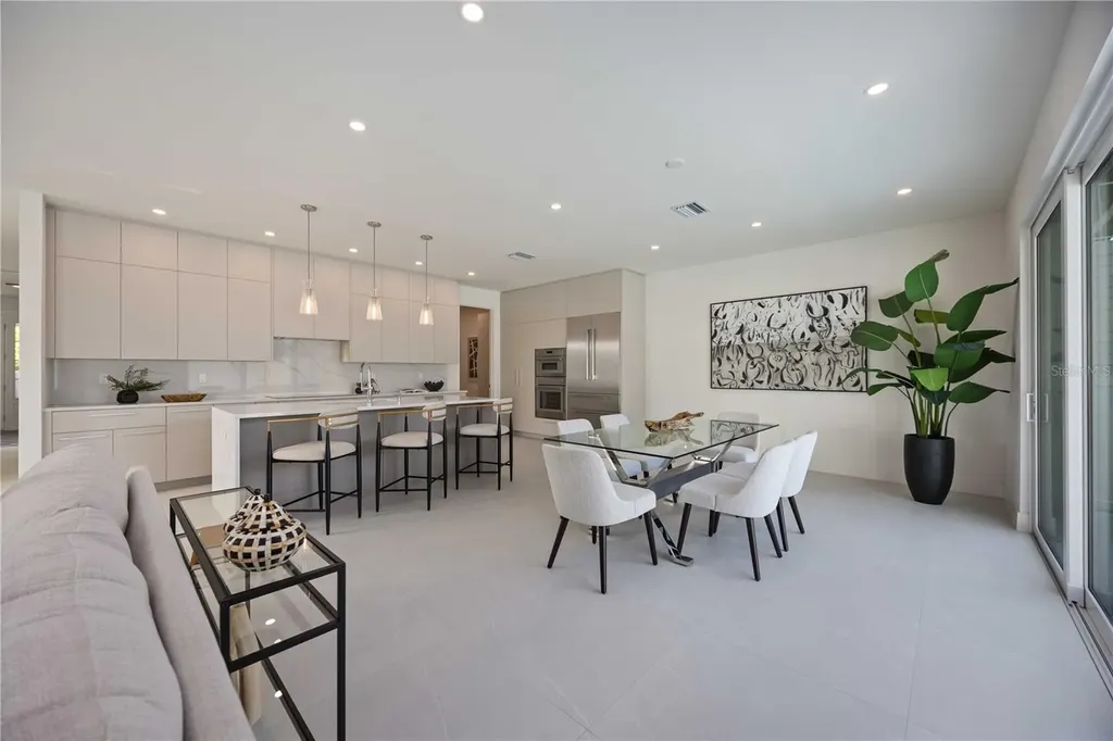 2590 Floyd Street Sarasota FL 34239