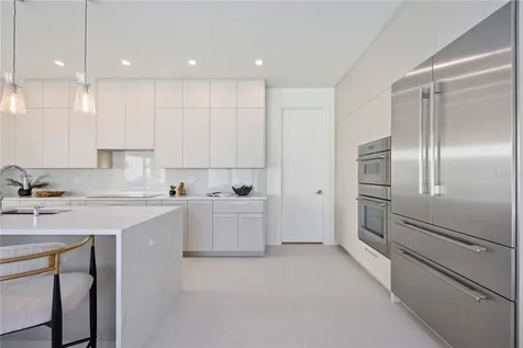2590 Floyd Street Sarasota FL 34239