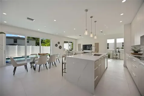 2590 Floyd Street Sarasota FL 34239