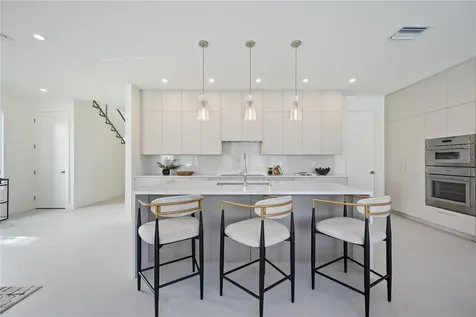 2590 Floyd Street Sarasota FL 34239
