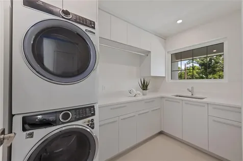 2590 Floyd Street Sarasota FL 34239