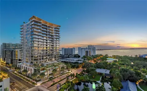 668 Quay Commons Sarasota FL 34236