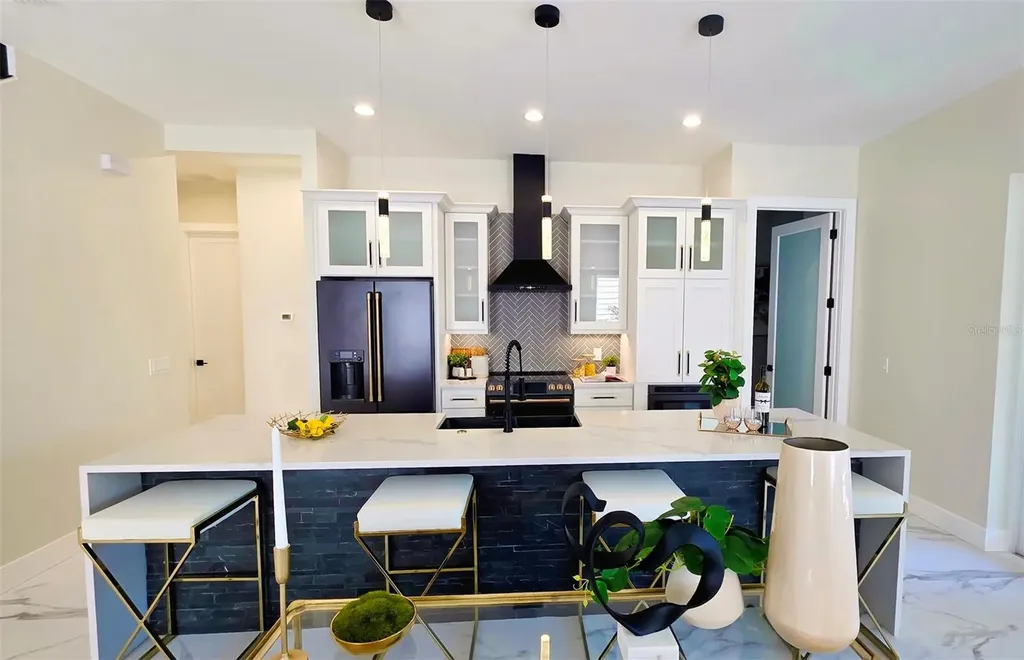 1156 Cocoanut Avenue Sarasota FL 34236