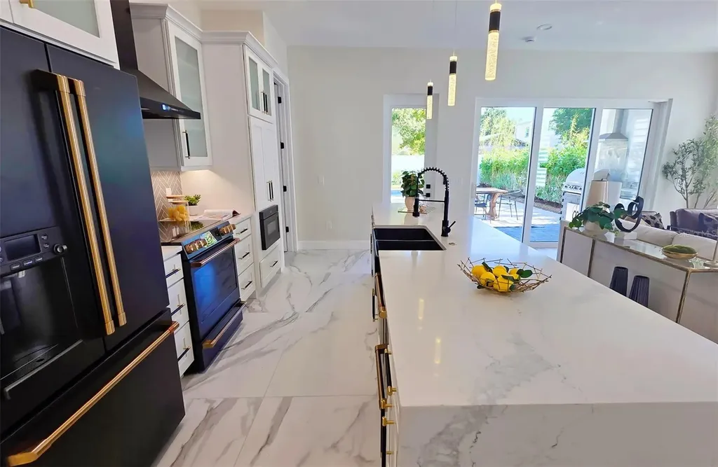 1156 Cocoanut Avenue Sarasota FL 34236