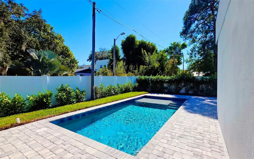 1156 Cocoanut Avenue Sarasota FL 34236