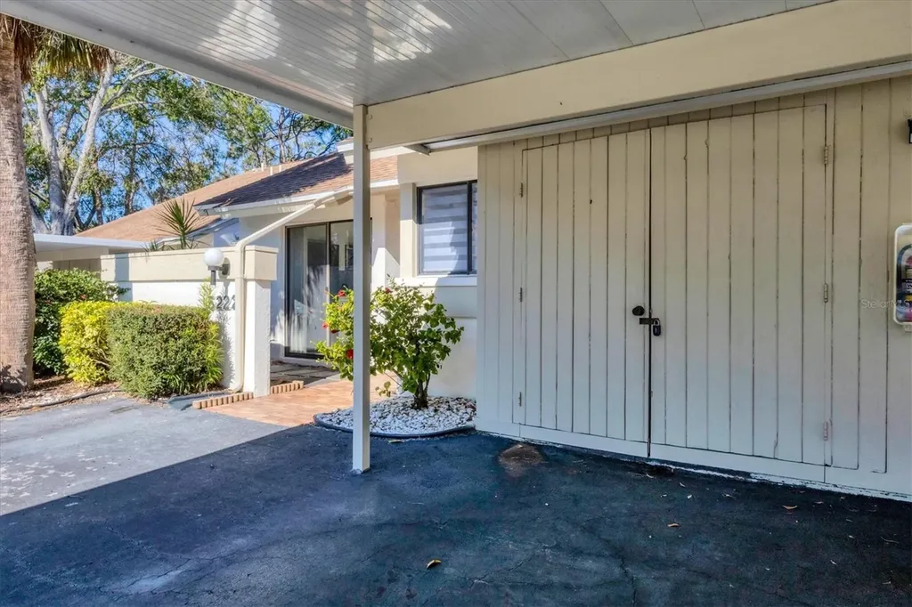 5222 Myrtle Wood Sarasota FL 34235