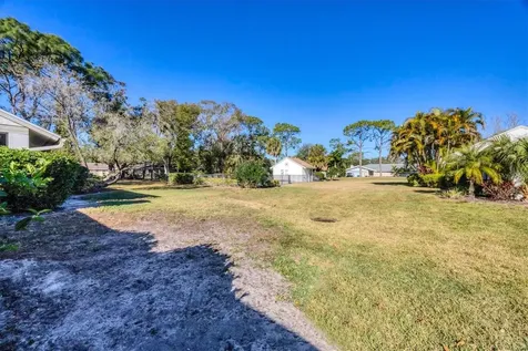 5222 Myrtle Wood Sarasota FL 34235