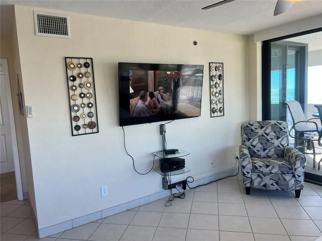 1001 Point Of Rocks Road Sarasota FL 34242