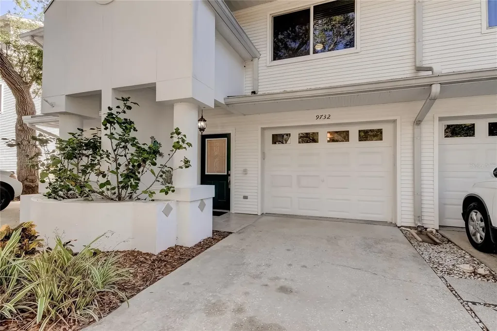 9732 Indian Key Trail Seminole FL 33776