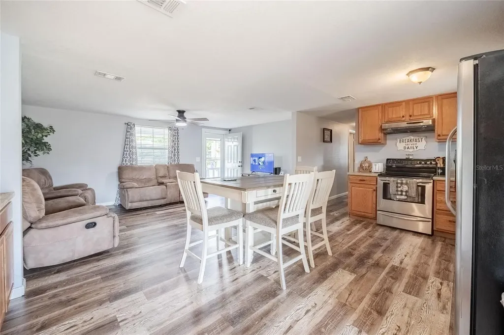 729 E Lake Avenue Eagle Lake FL 33839