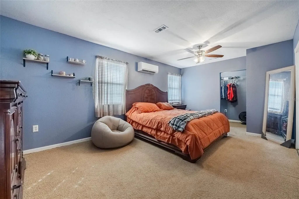 729 E Lake Avenue Eagle Lake FL 33839