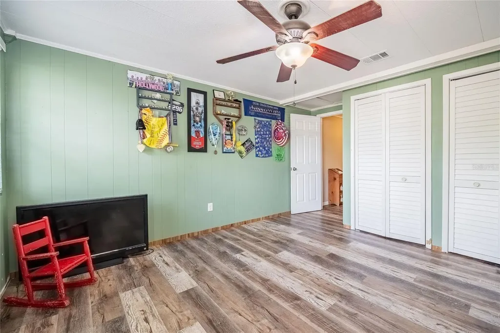 729 E Lake Avenue Eagle Lake FL 33839