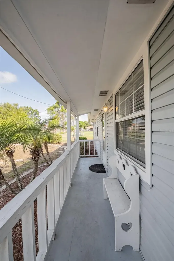 729 E Lake Avenue Eagle Lake FL 33839