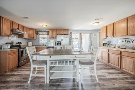 729 E Lake Avenue Eagle Lake FL 33839