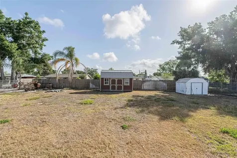 729 E Lake Avenue Eagle Lake FL 33839