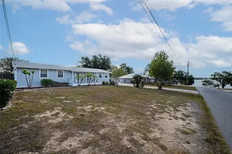 729 E Lake Avenue Eagle Lake FL 33839