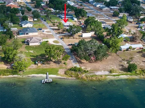 729 E Lake Avenue Eagle Lake FL 33839