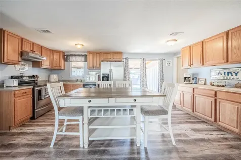 729 E Lake Avenue Eagle Lake FL 33839