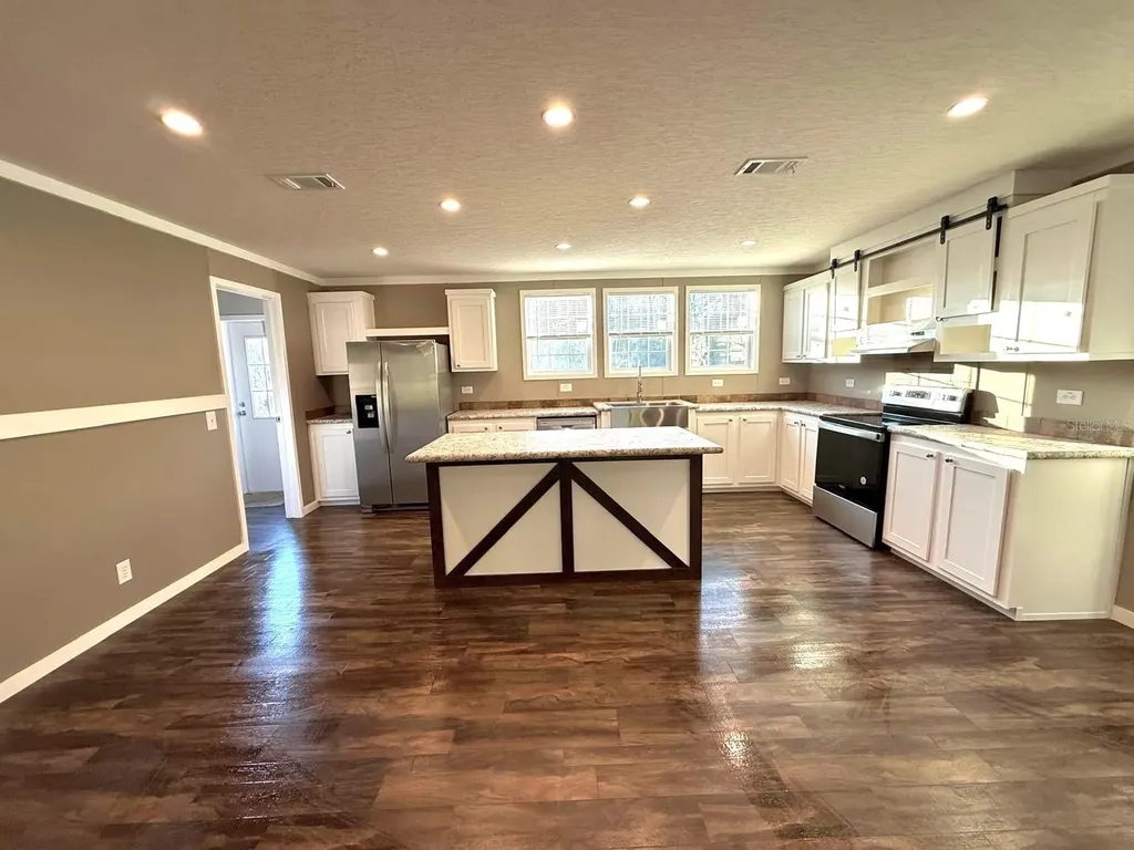15356 Apache Drive Thonotosassa FL 33592
