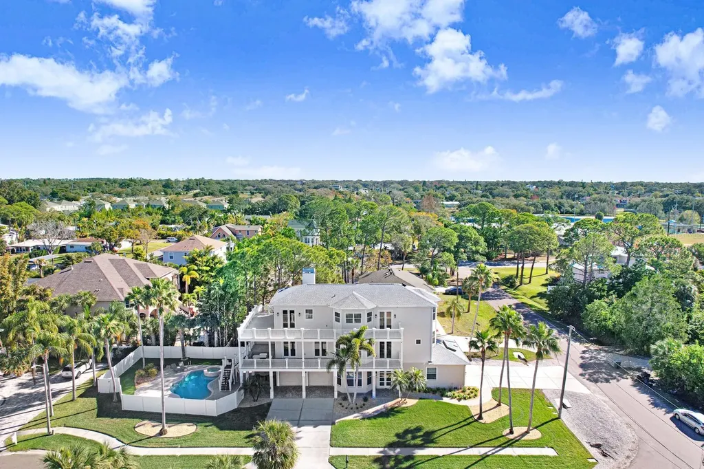 1700 Oyster Point Way Palm Harbor FL 34683