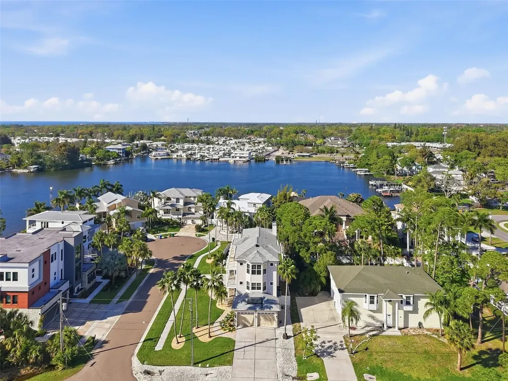 1700 Oyster Point Way Palm Harbor FL 34683
