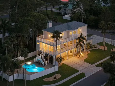 1700 Oyster Point Way Palm Harbor FL 34683