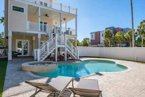 1700 Oyster Point Way Palm Harbor FL 34683