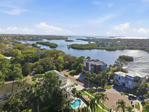 1700 Oyster Point Way Palm Harbor FL 34683