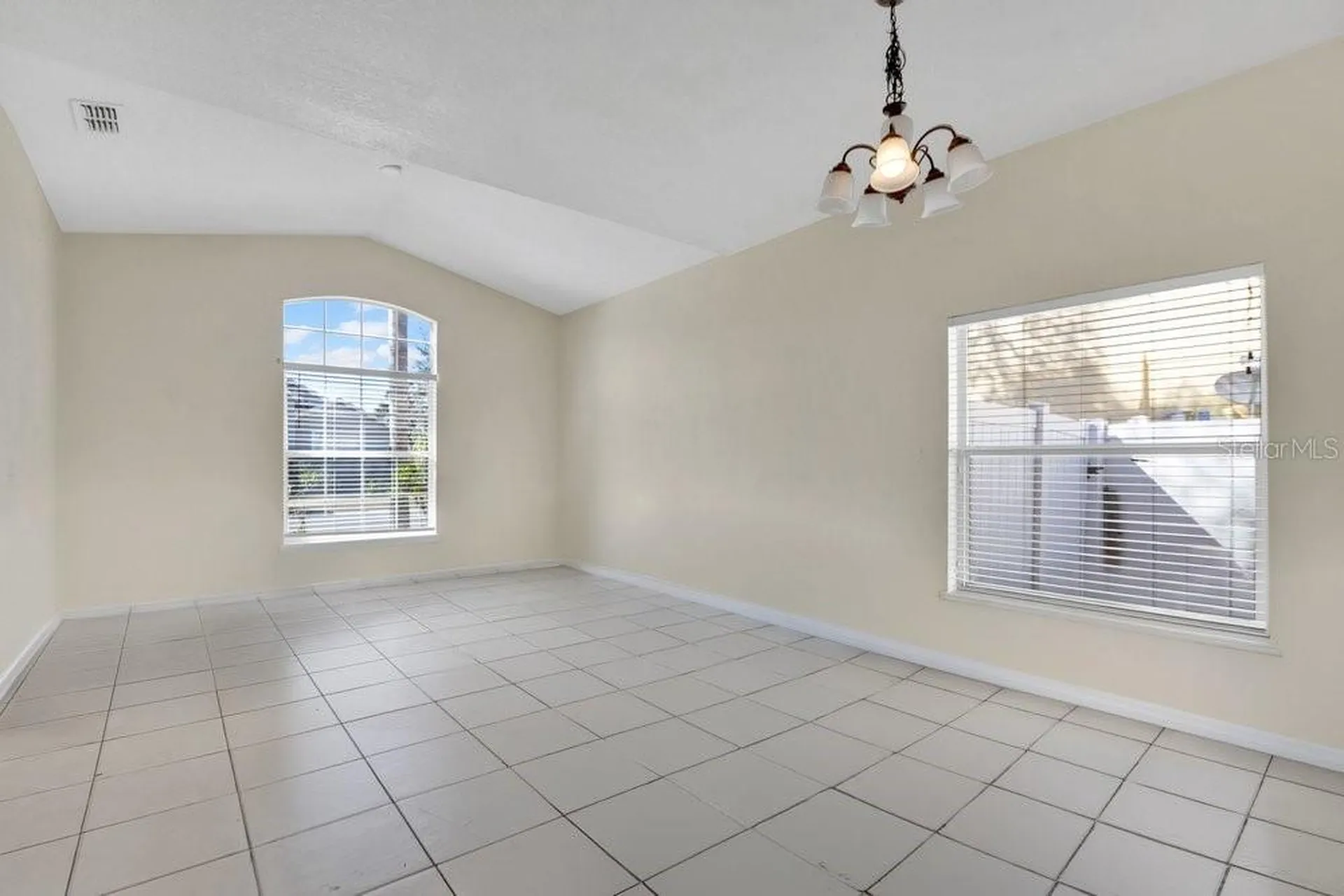 2109 Woodsedge Drive Kissimmee FL 34746