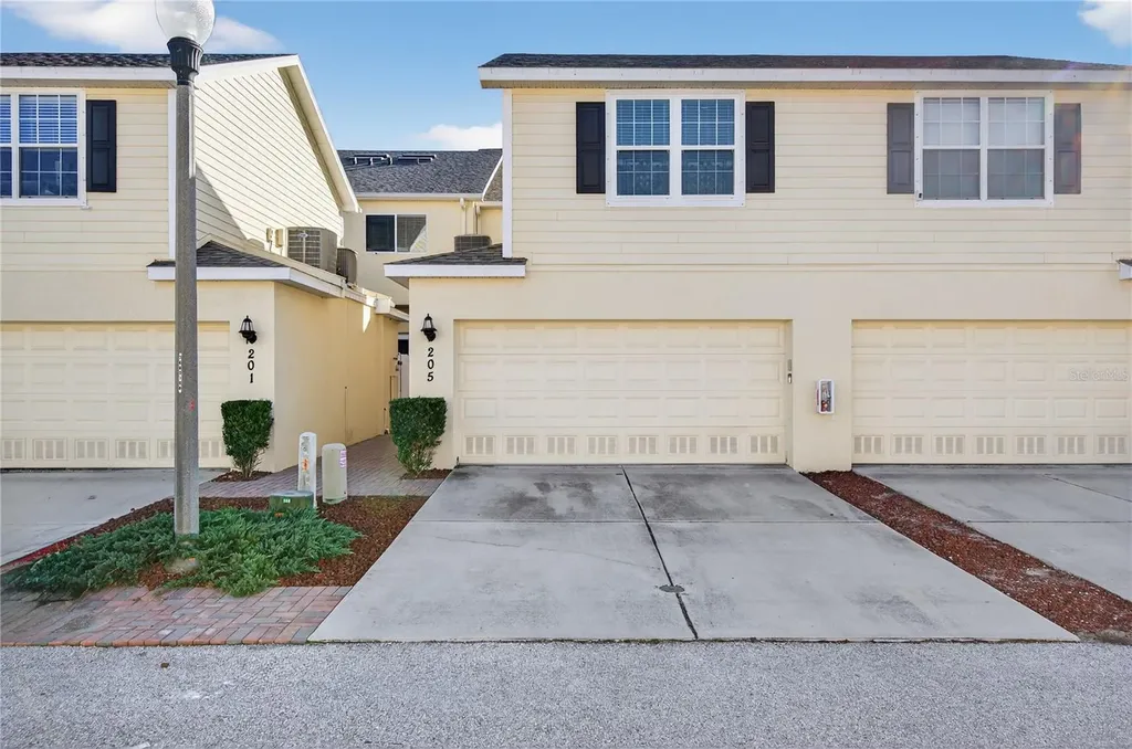 205 49th Avenue N St Petersburg FL 33703