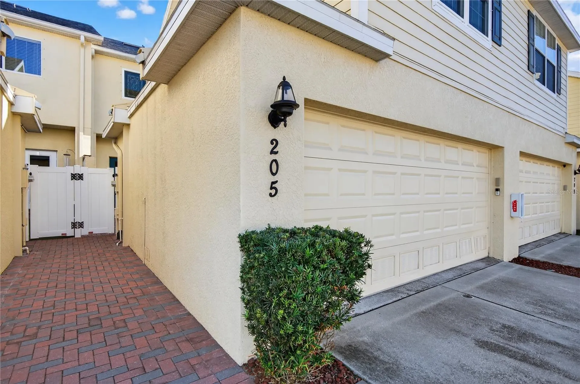 205 49th Avenue N St Petersburg FL 33703