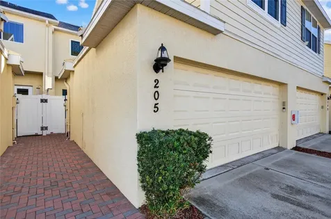 205 49th Avenue N St Petersburg FL 33703