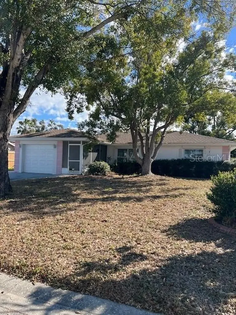 8409 43rd Avenue Drive W Bradenton FL 34209